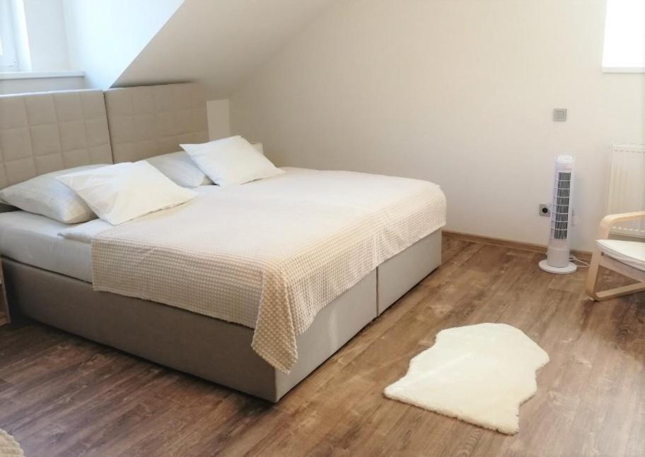 Apartmanovy Dum Sklipek Трутнов Экстерьер фото